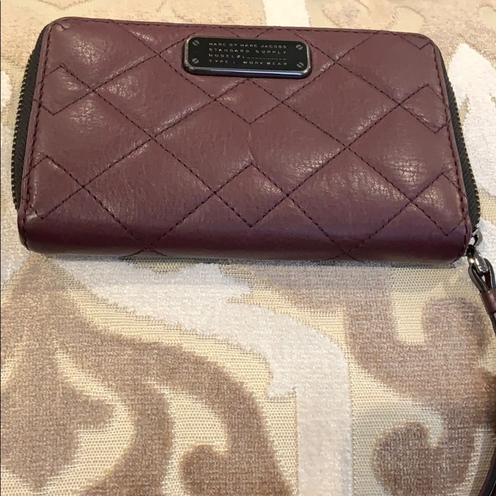 Marc Jacobs wristlet - Picture 3 of 7